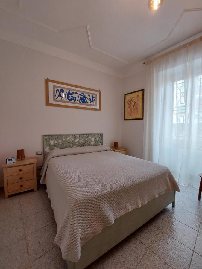 C R A Zy For Rhome Rome Buitenkant foto