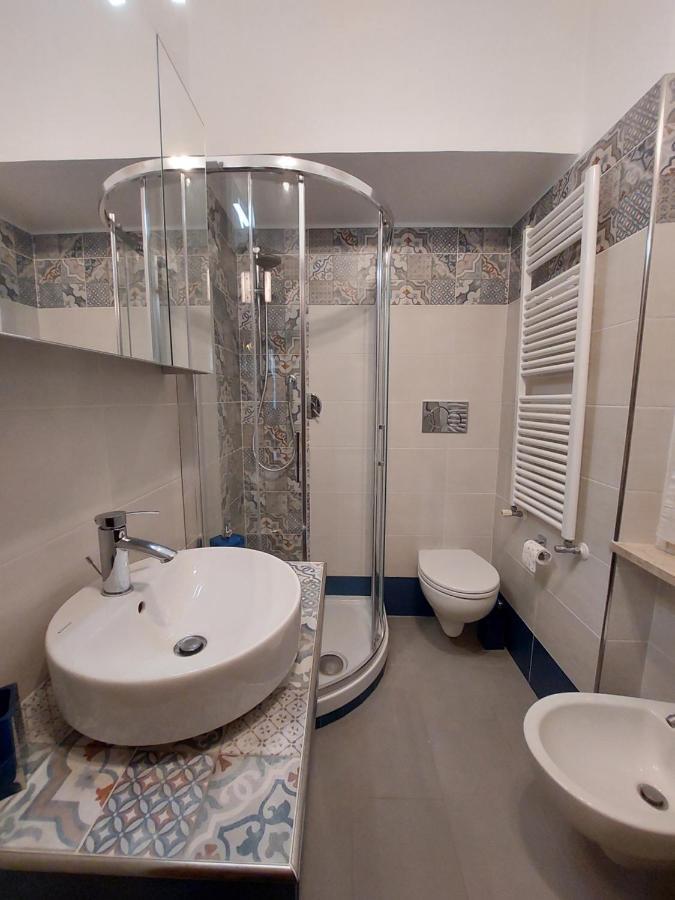 C R A Zy For Rhome Rome Buitenkant foto