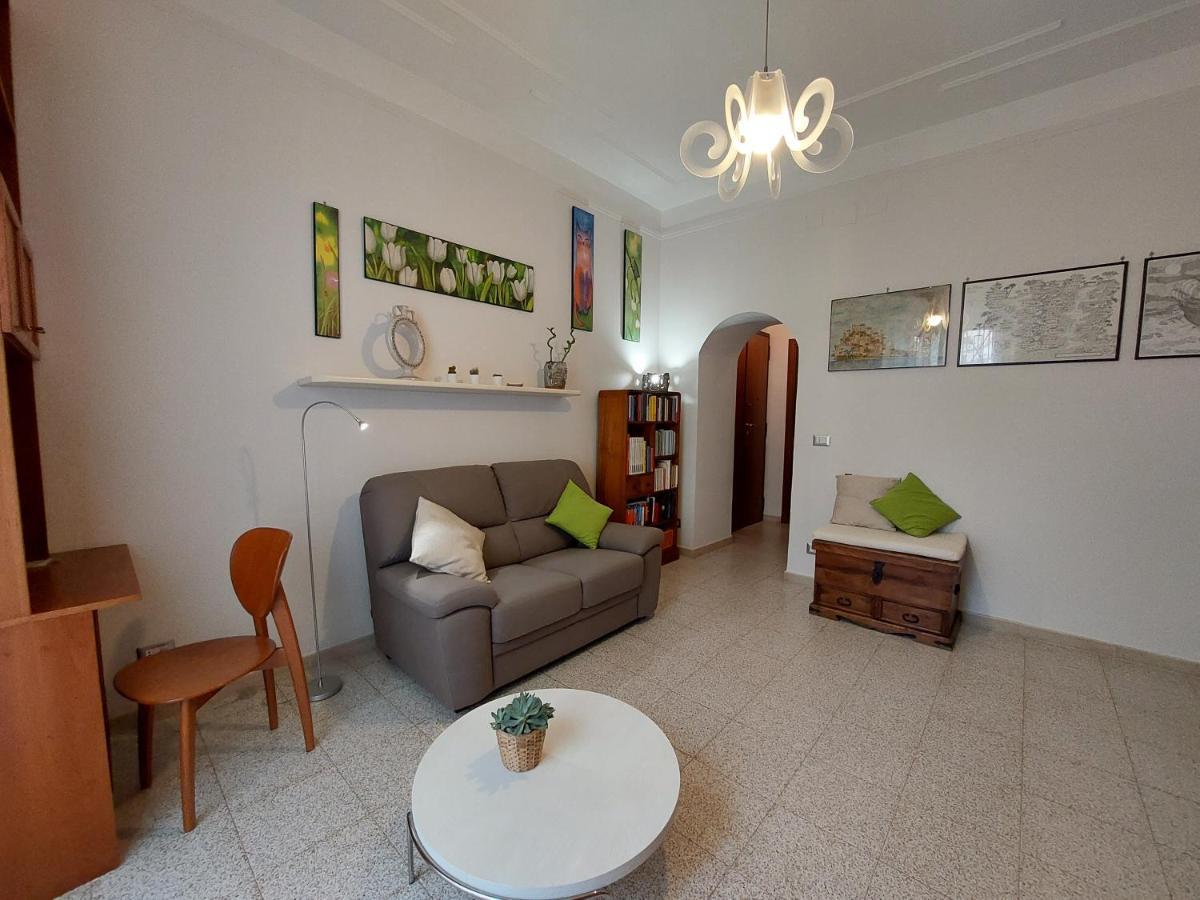 C R A Zy For Rhome Rome Buitenkant foto